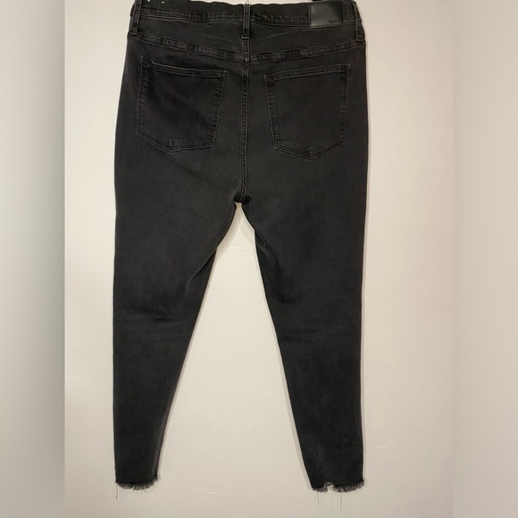 Madewell 10" High-Rise Skinny Jeans in Berkeley Black: Button-Through Edition - Picture 6 of 10